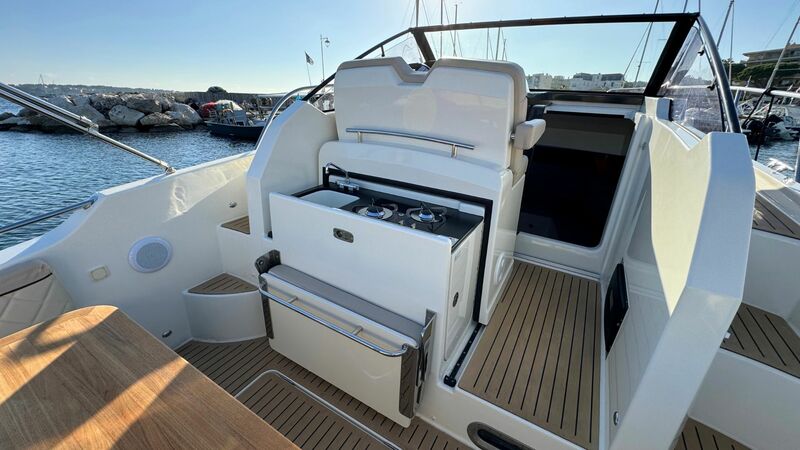 QUICKSILVER 875 SUNDECK 